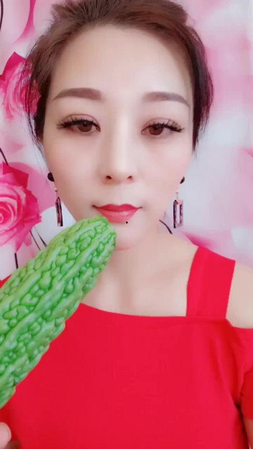 大眼吃瓜美女,揭秘网络红人的魅力与影响力