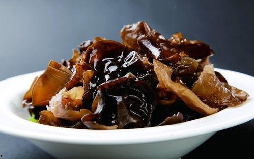 黑木耳吃瓜,夏日消暑美食新风尚