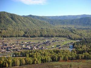 禾木村吃瓜,瓜果飘香，品味田园生活