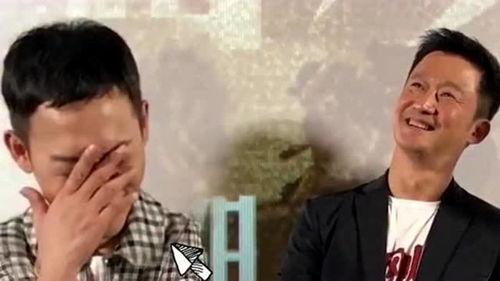 吃瓜群众像极了,揭秘网络时代的“围观者”现象