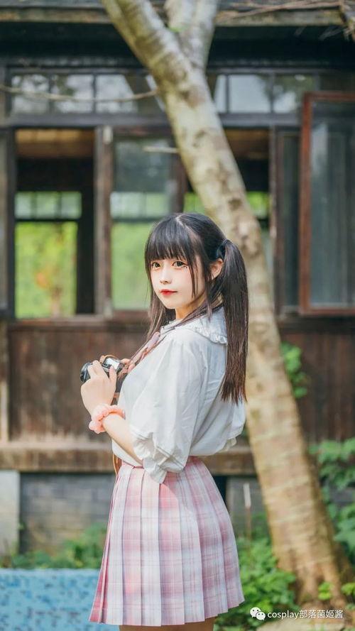 夏季吃瓜少女,青春别样甜