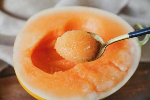 发烧吃蜜瓜好吗,发烧期间食用蜜瓜的利弊分析