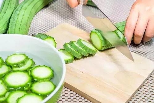 吃瓜怎么削皮,吃瓜如何轻松削皮